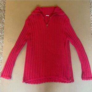 Ribbed Knit Scalloped Hem Longline Red Collared Sweater with Zipper Accents